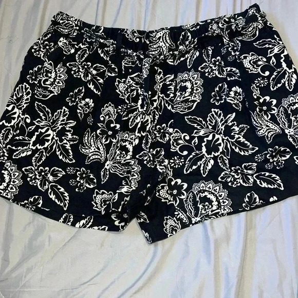 Loft Woman’s Hawaiian Shorts A3 - Picture 1 of 3